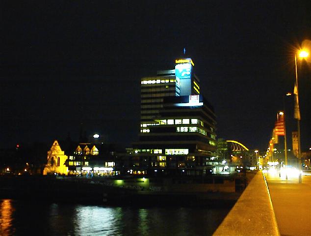 DSC00010.jpg, 36067 bytes, 10/03/01