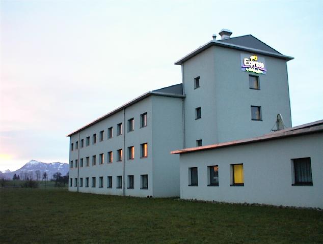 DSC00049.jpg, 26981 bytes, 10/03/01