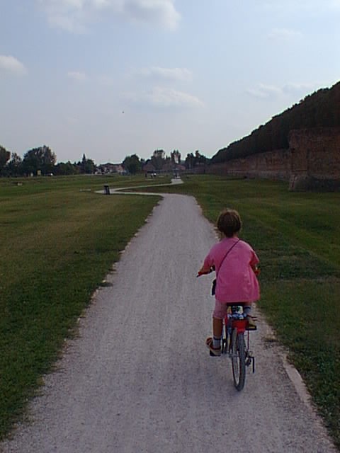 09240016.jpg, 50562 bytes, 25/09/00